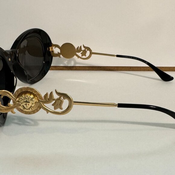 Original VERSACE Sunglasses with case! main image 7